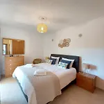 Apartment Bay *